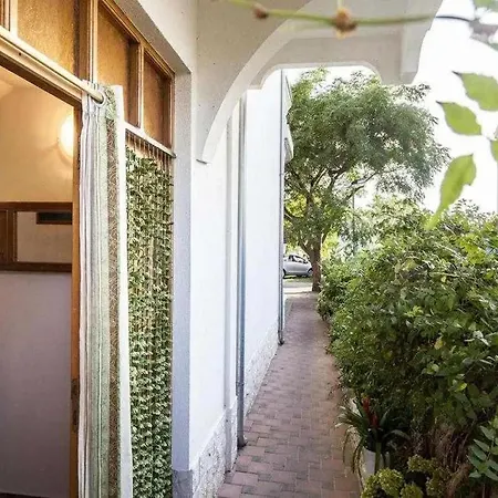 Flat With Balcony Near Vodice Daire